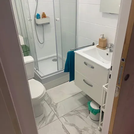 F2 Apartamento *